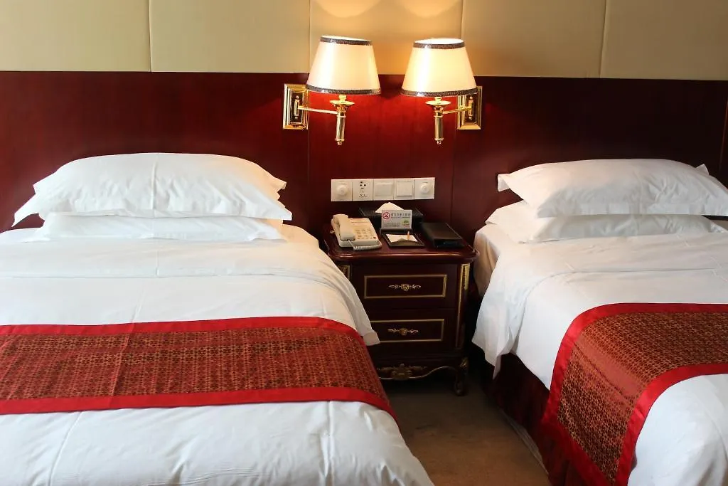 Vienna Hotel Shanghai Hongqiao Airport Caobao Road 4*,  Kína