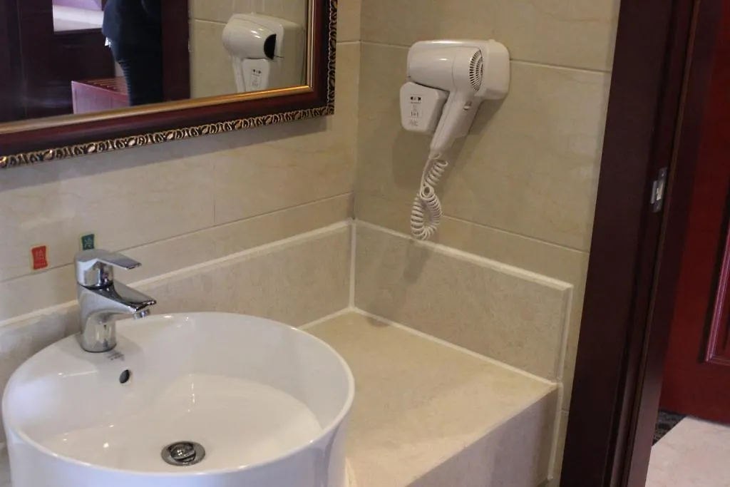 Vienna Hotel Shanghai Hongqiao Airport Caobao Road 4*,